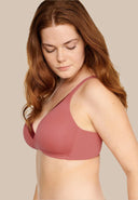 Wire-free bra with cups