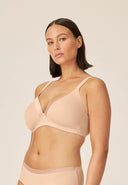 Wire-free bra with cups